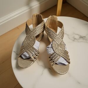 NWOT Size 9 Dream Paris Gold Rhinestone Embellished Wedged Sandals